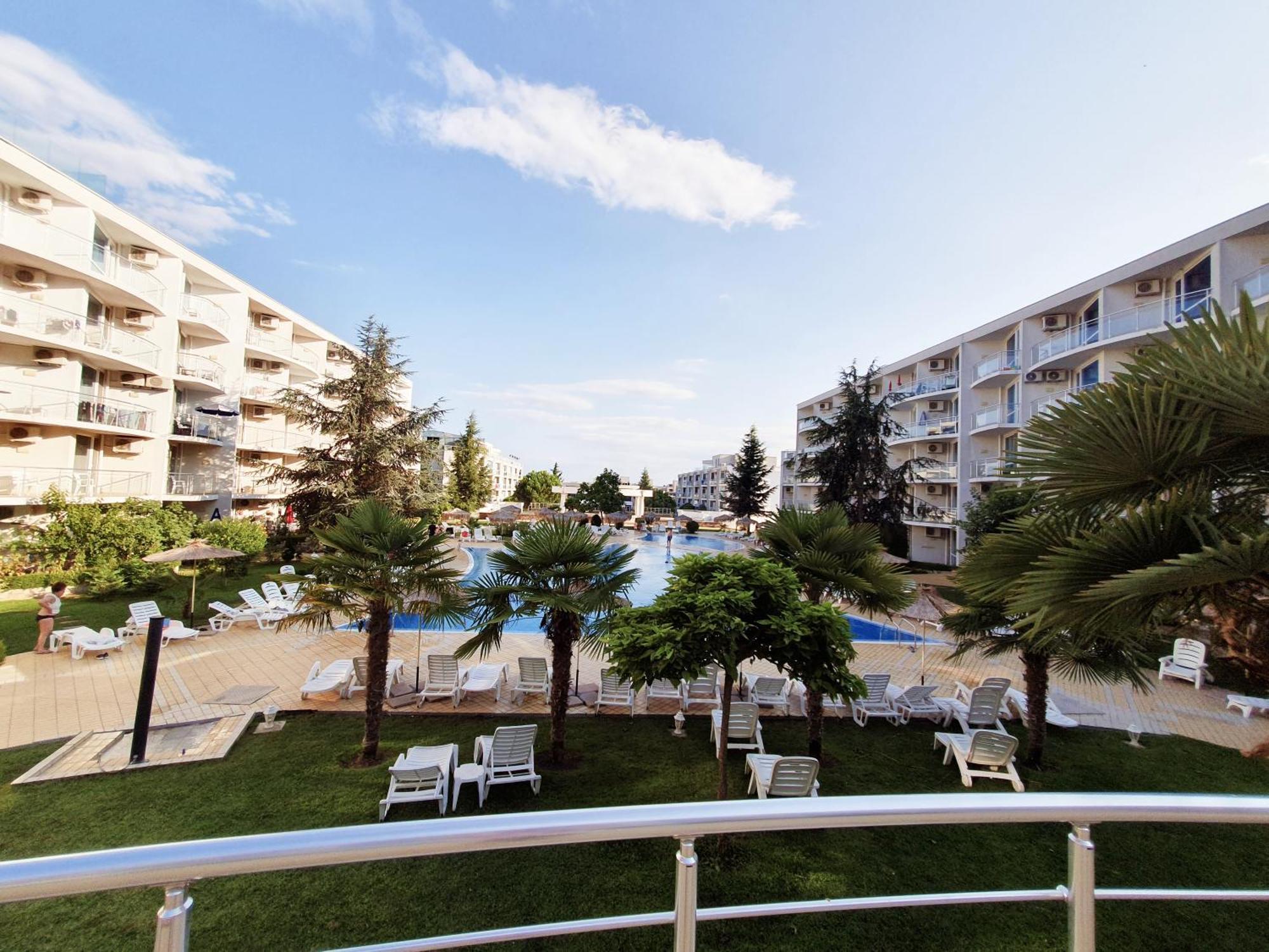 Elena'S Lux Aparthotel - Town & Sea View - Atlantis Spa Сарафово Экстерьер фото