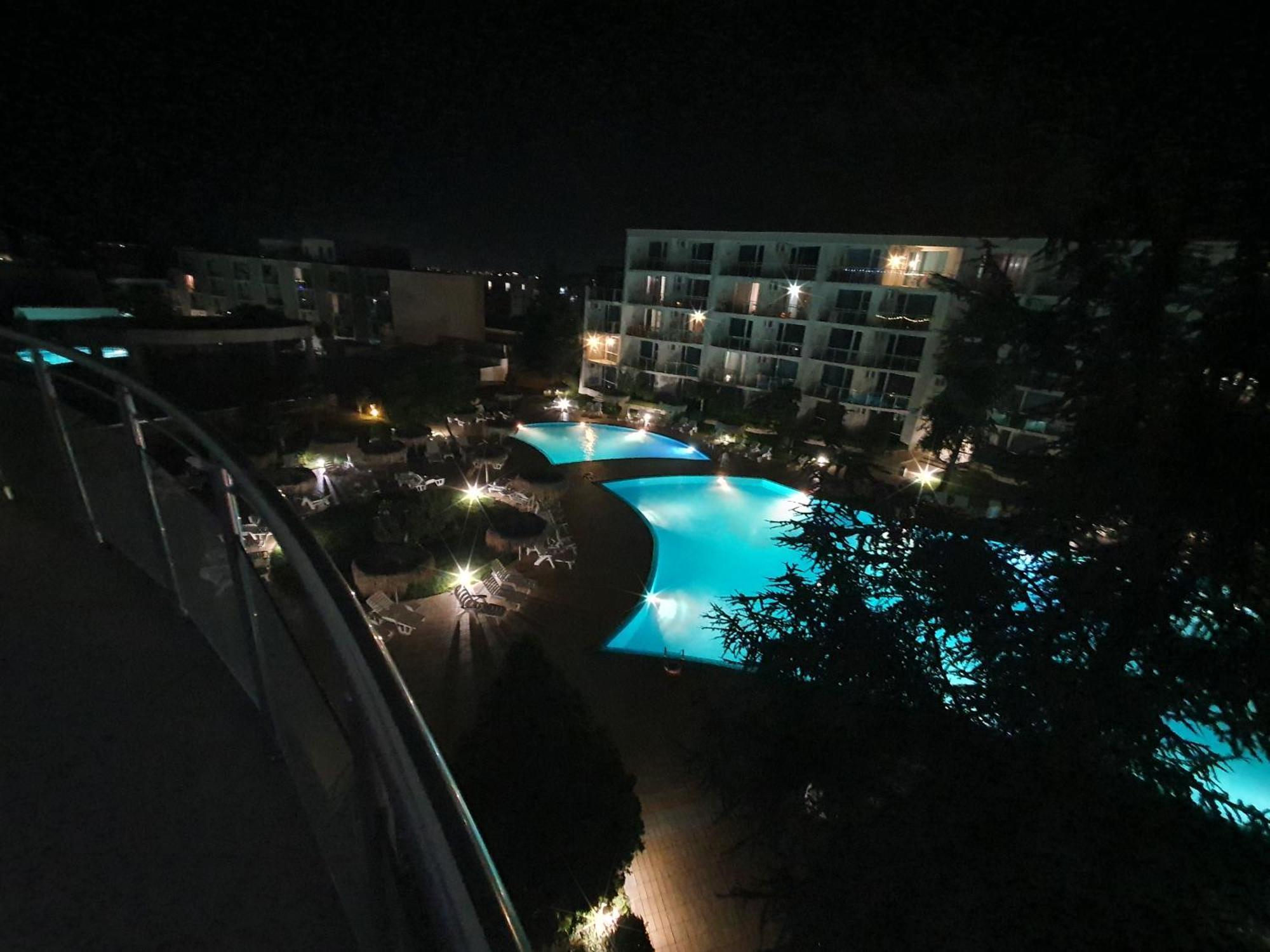 Elena'S Lux Aparthotel - Town & Sea View - Atlantis Spa Сарафово Экстерьер фото