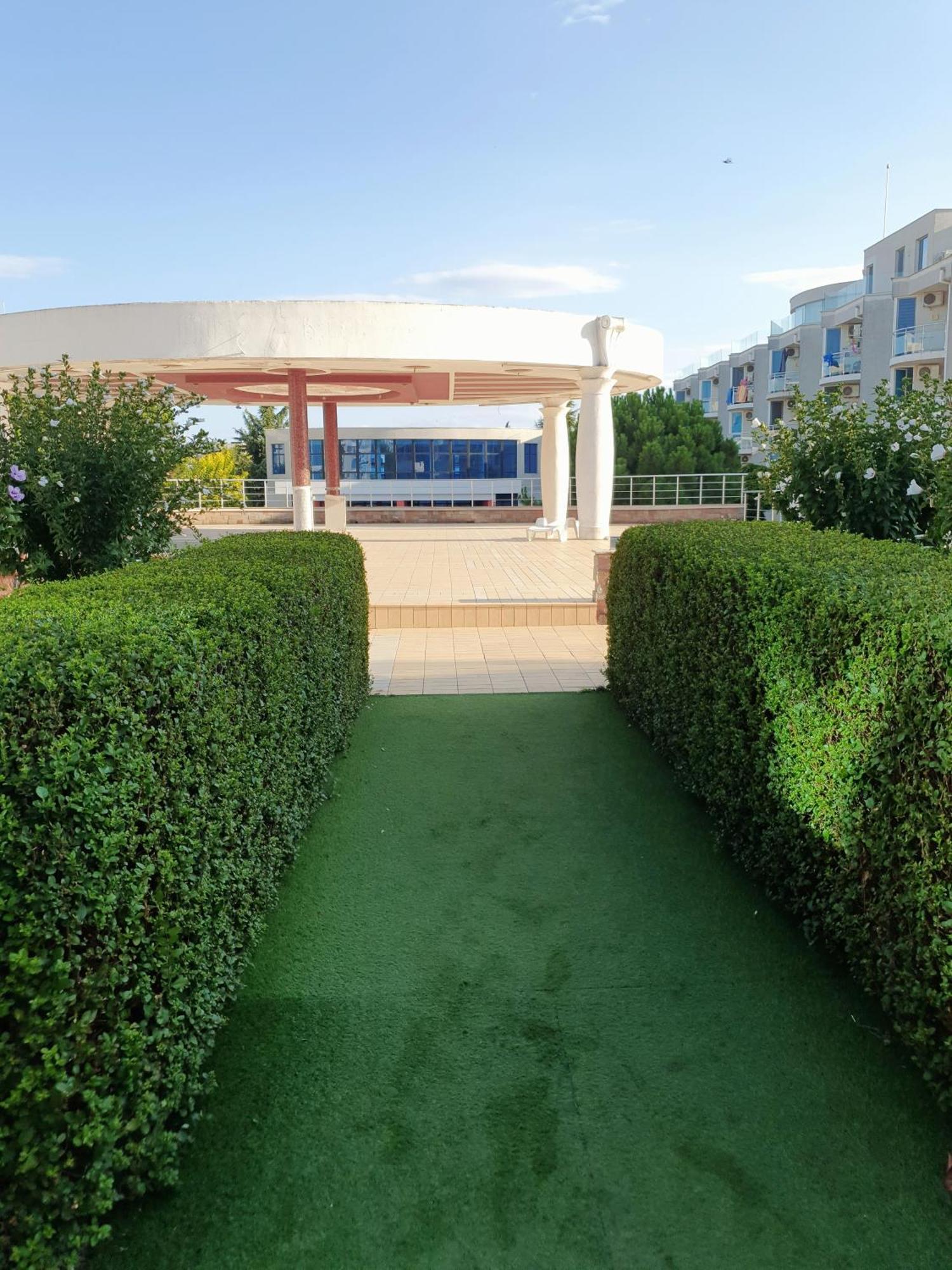 Elena'S Lux Aparthotel - Town & Sea View - Atlantis Spa Сарафово Экстерьер фото
